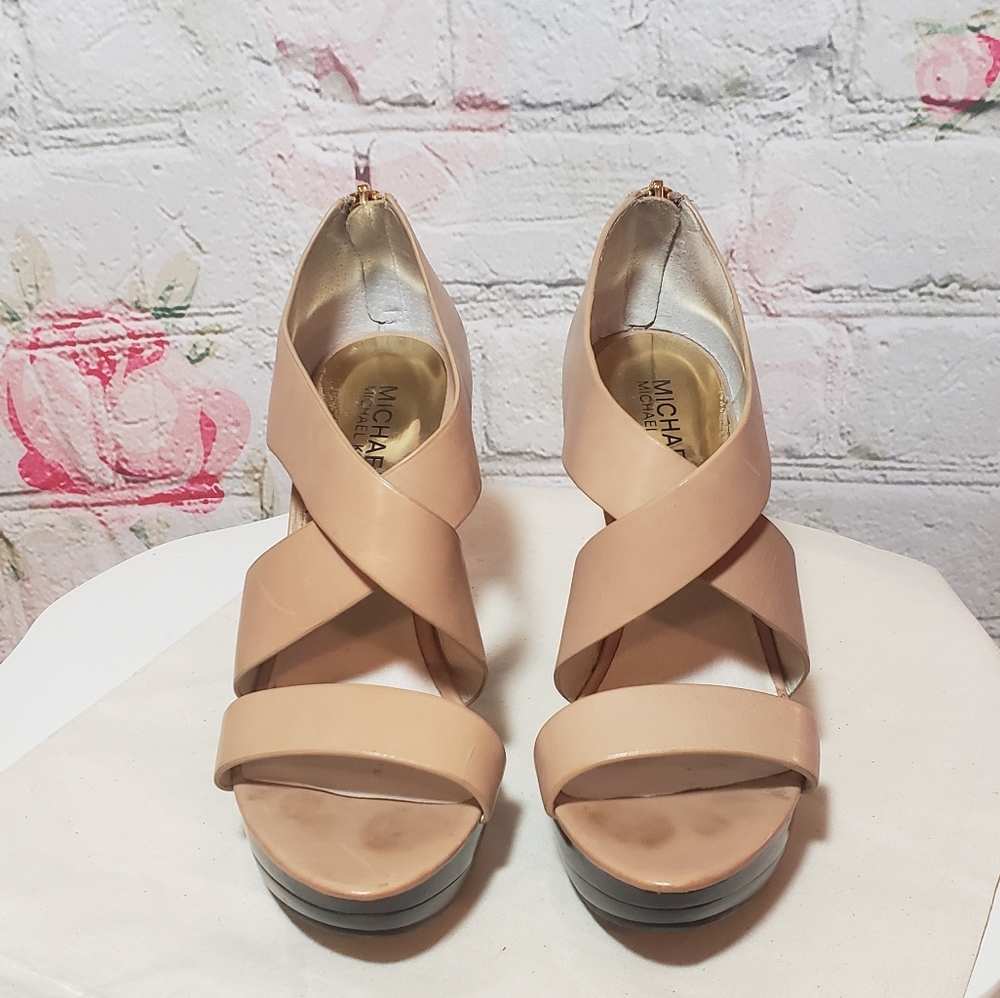 Michael Kors Tan leather heels 7.5